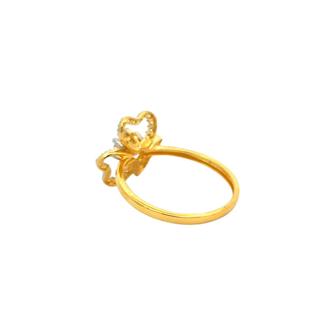 22k Yellow Cubic Zirconia Solitaire Fancy Clover  Rings in size 8 and total gold weight of 2.88g