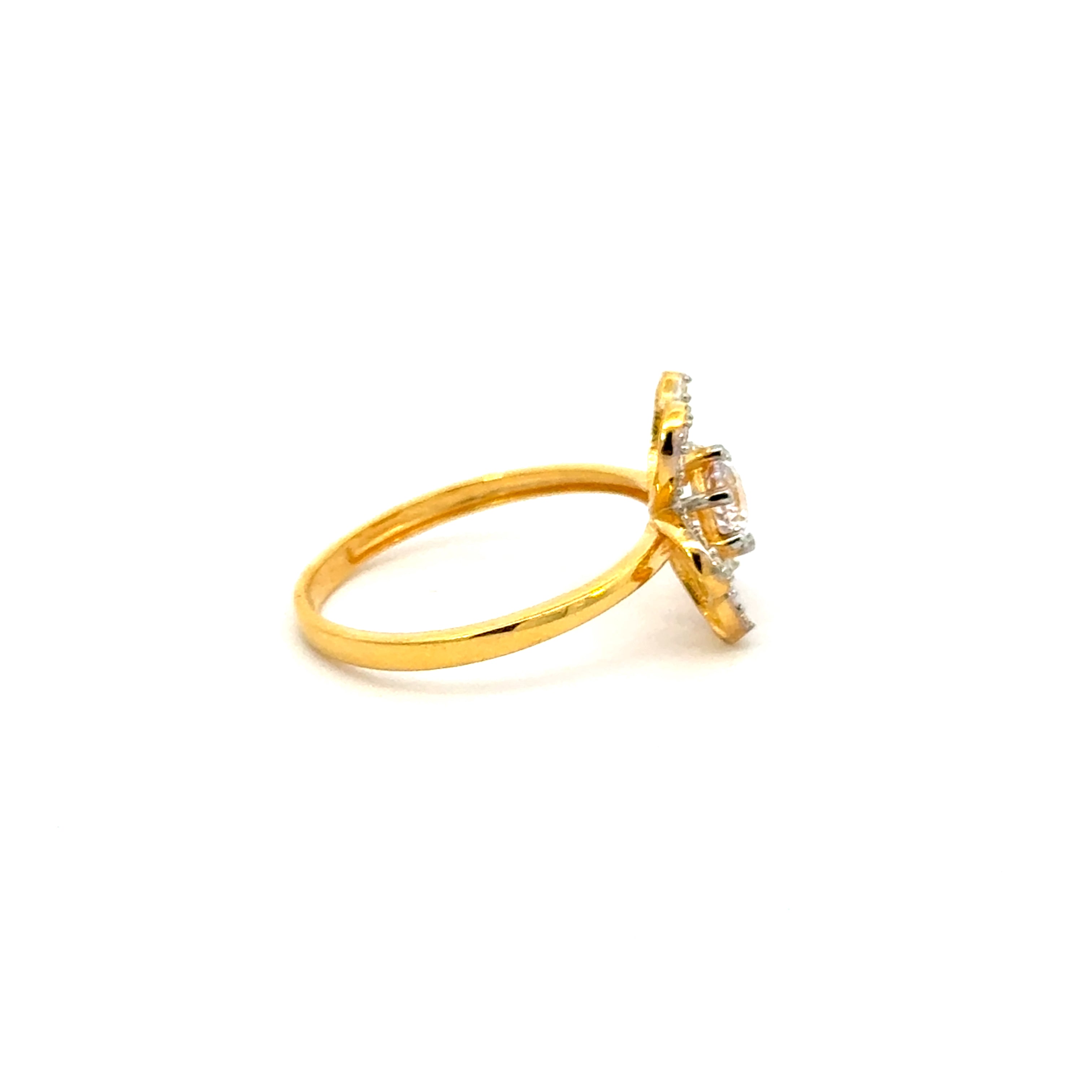 22k Yellow Cubic Zirconia Solitaire Fancy Clover  Rings in size 8 and total gold weight of 2.88g