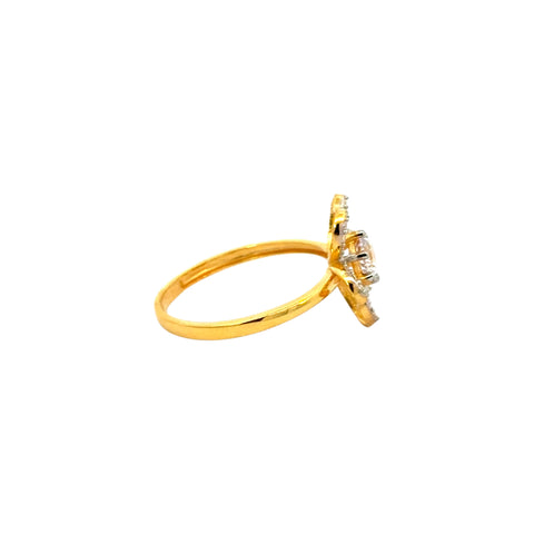 22k Yellow Cubic Zirconia Solitaire Fancy Clover  Rings in size 8 and total gold weight of 2.88g
