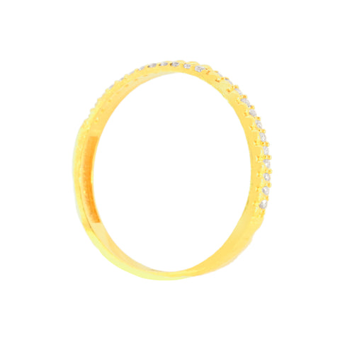 22k Yellow Cubic Zirconia Ring in size 8 and total gold weight of 1.92g