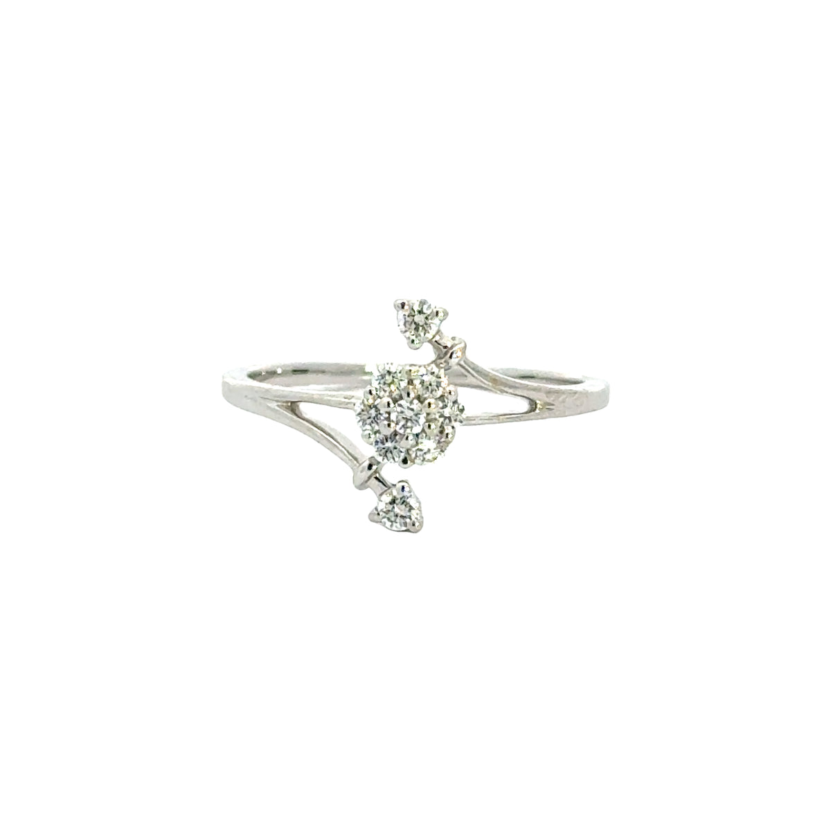 18k White Gold and Diamond Fancy Ring in size 5.5 and total gold weight of 1.73g