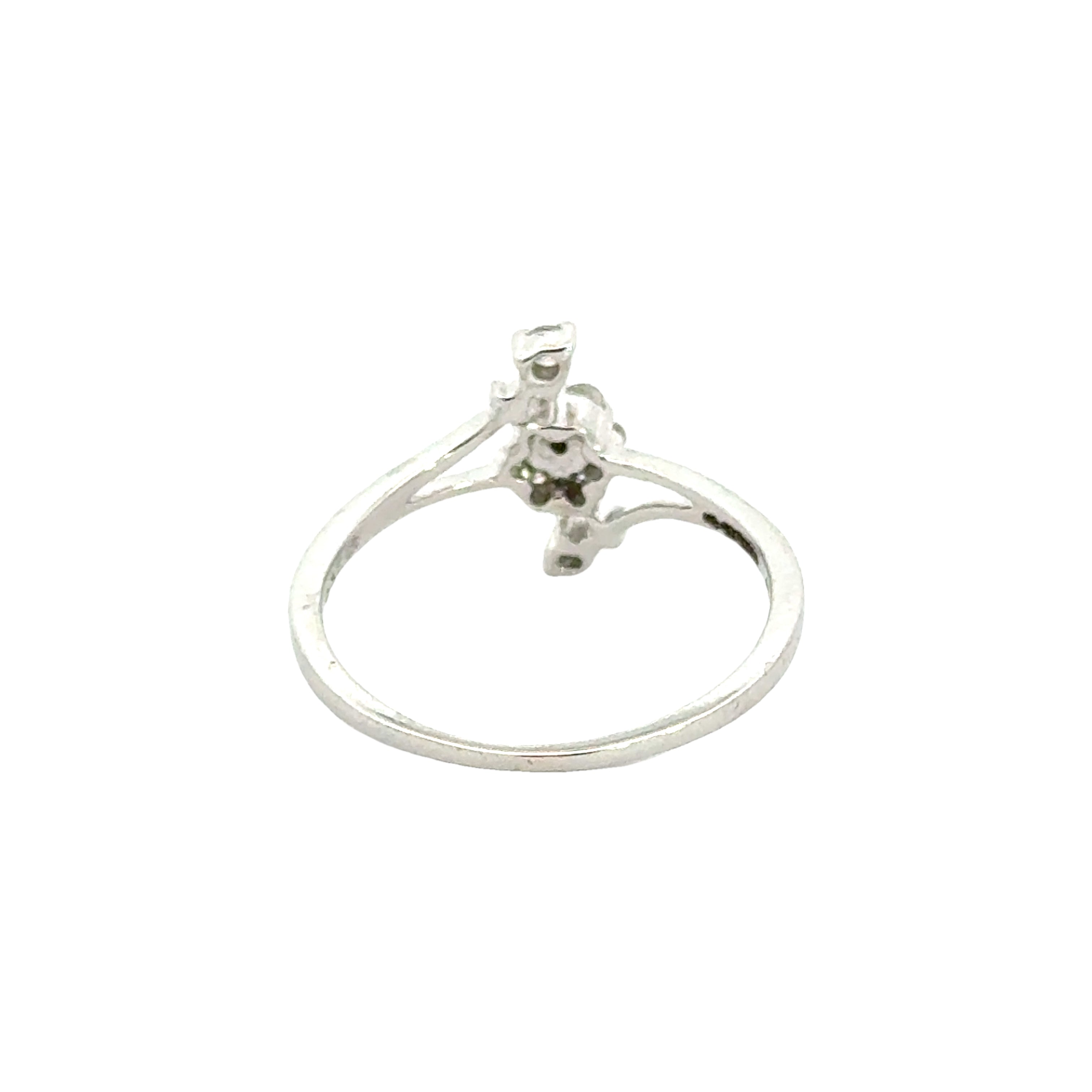 18k White Gold and Diamond Fancy Ring in size 5.5 and total gold weight of 1.73g