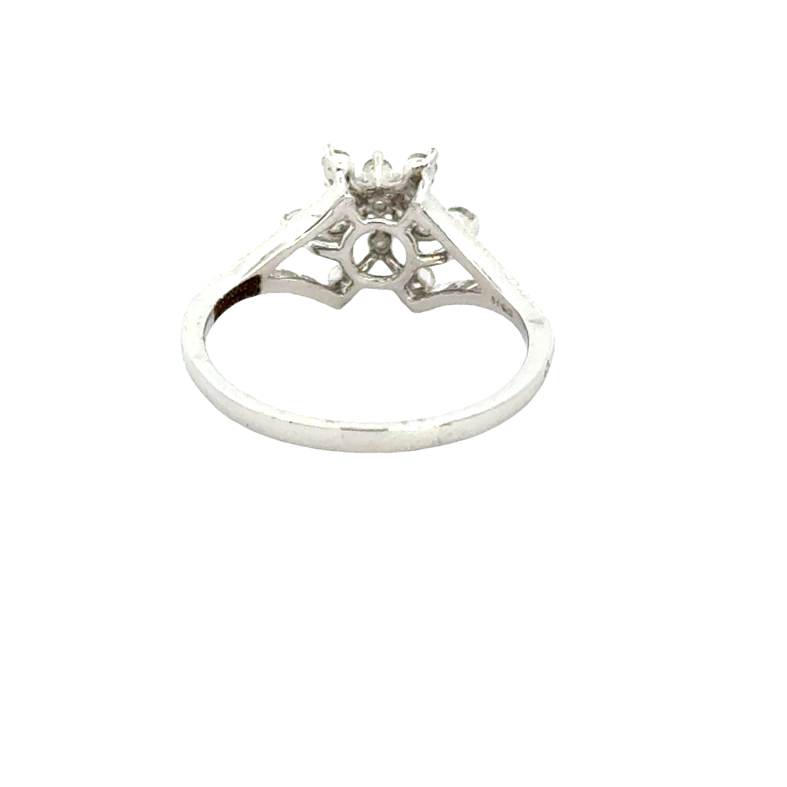 18k White Gold and Diamond Fancy Ring in size 5.5 and total gold weight of 2.23g