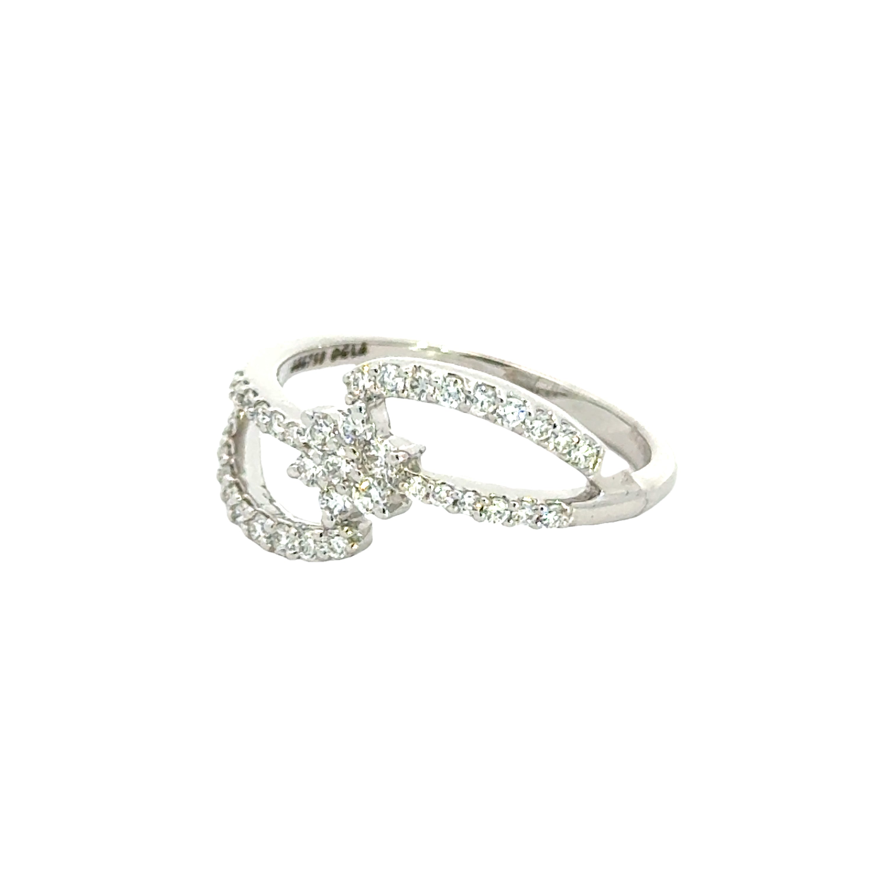 18k White Gold and Diamond Fancy Ring in size 5.5 and total gold weight of 2.76g