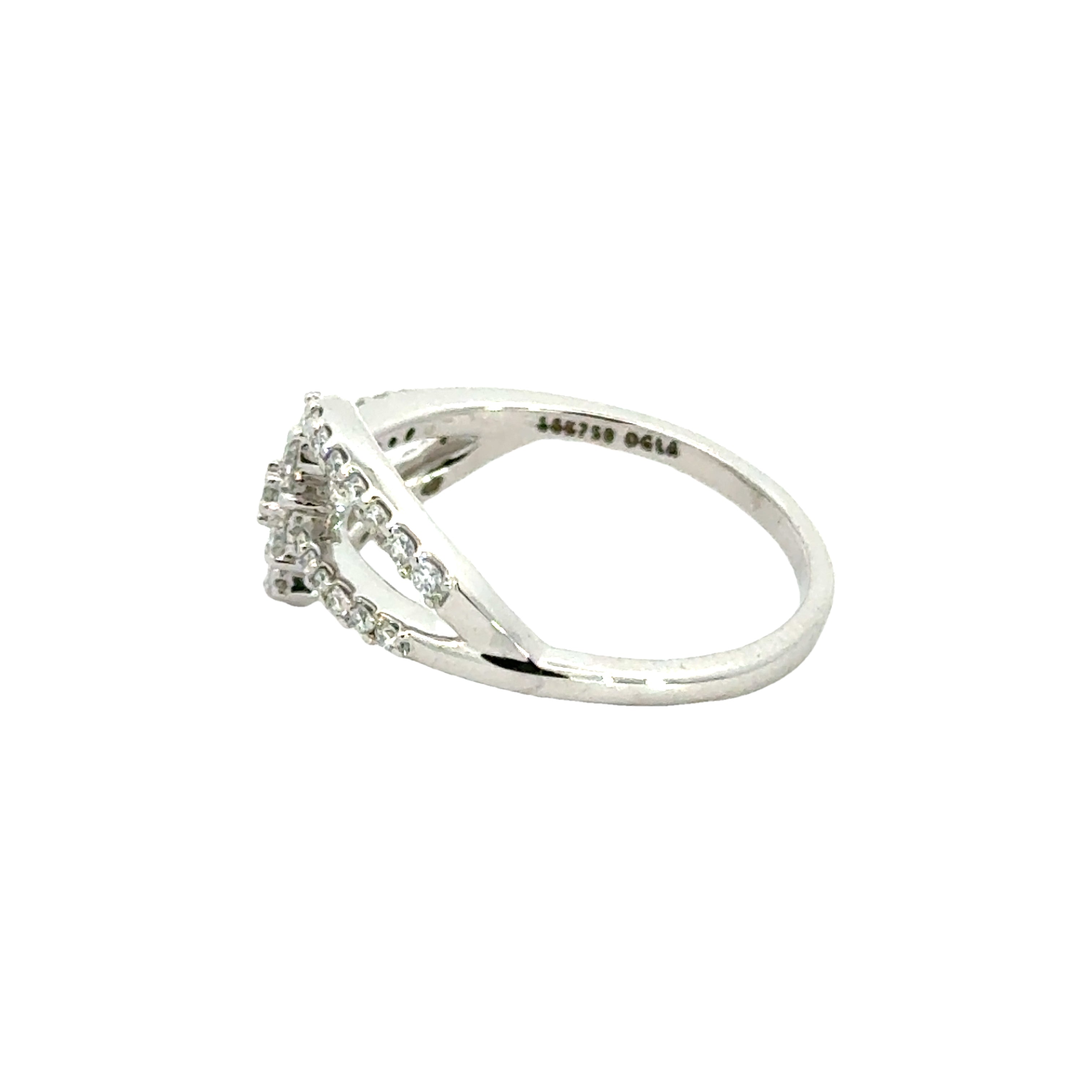 18k White Gold and Diamond Fancy Ring in size 5.5 and total gold weight of 2.76g