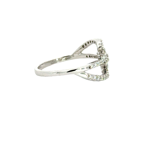 18k White Gold and Diamond Fancy Ring in size 5.5 and total gold weight of 2.76g