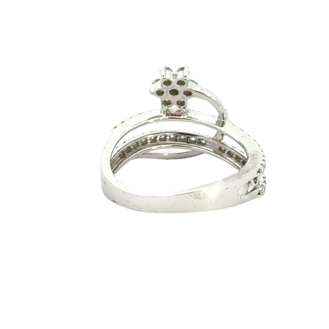 18k White Gold and Diamond Fancy Ring in size 5.5 and total gold weight of 3.27g