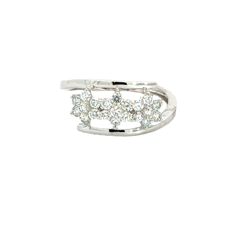 18k White Gold and Diamond Fancy Ring in size 5.5 and total gold weight of 2.52g