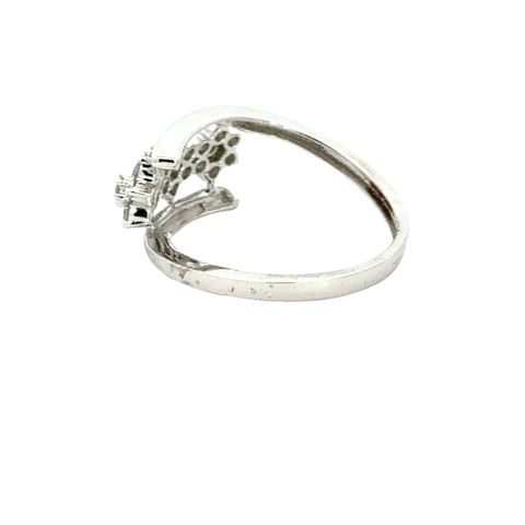 18k White Gold and Diamond Fancy Ring in size 5.5 and total gold weight of 2.52g