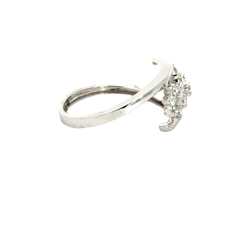 18k White Gold and Diamond Fancy Ring in size 5.5 and total gold weight of 2.52g