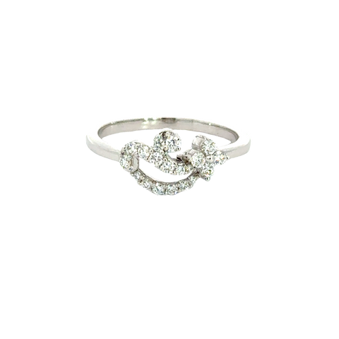 18k White Gold and Diamond Fancy Ring in size 5.5 and total gold weight of 2.29g