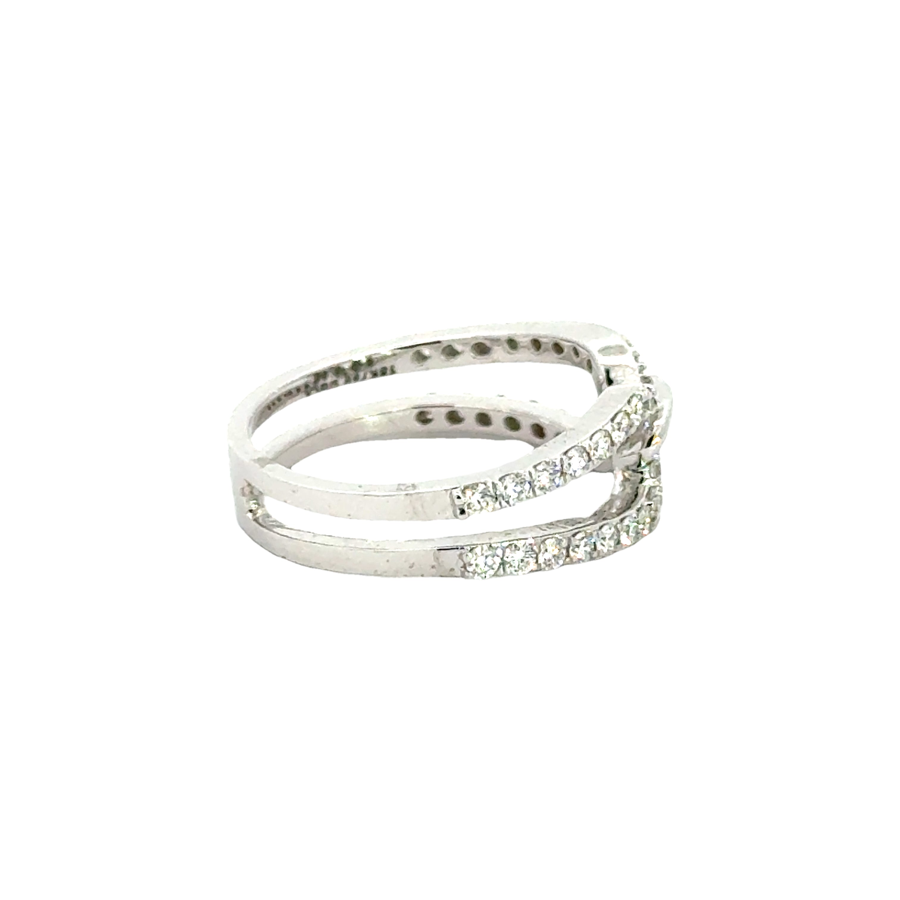 18k White Gold and Diamond Fancy Ring in size 5 and total gold weight of 3.17g