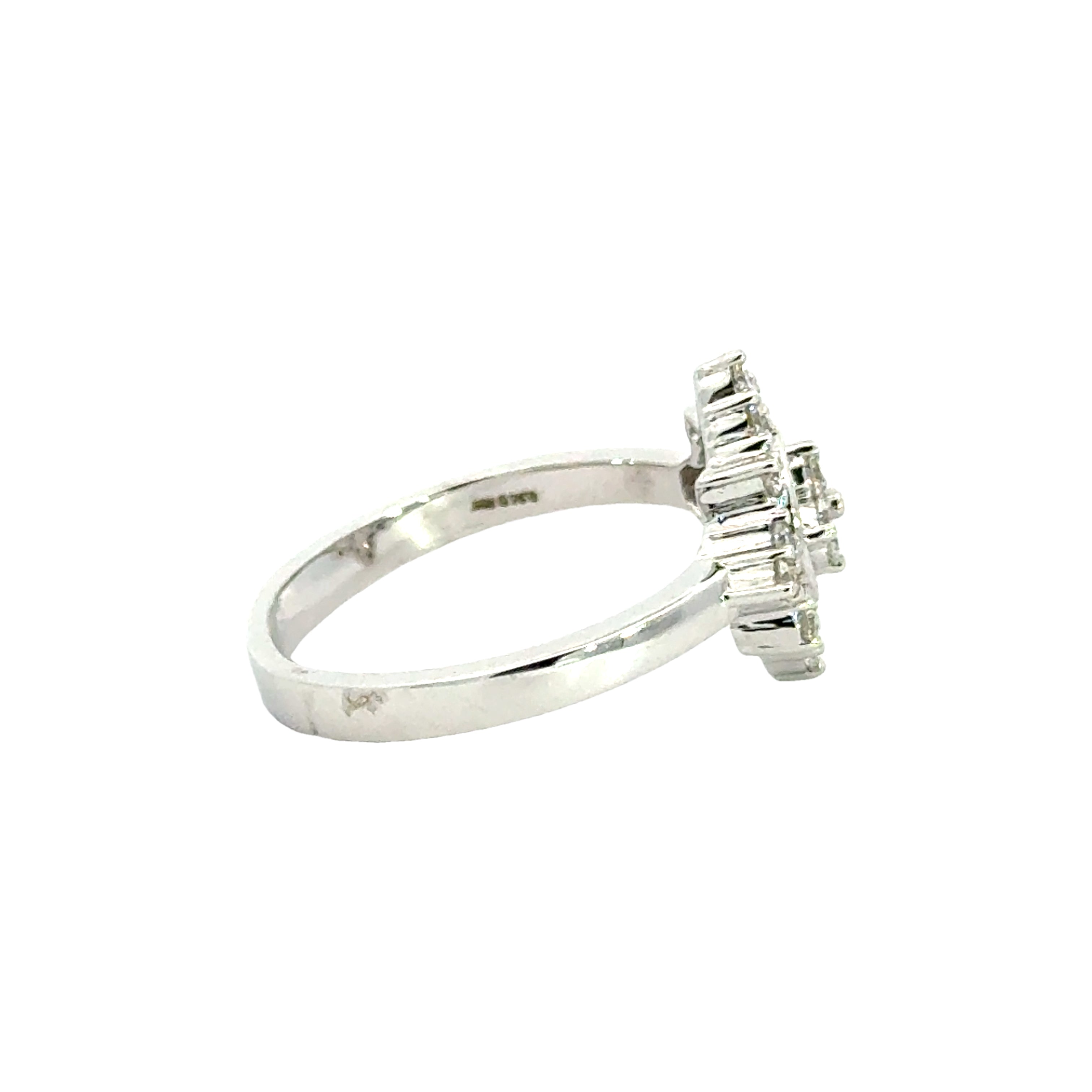 18k White Gold and Diamond Fancy Ring in size 6 and total gold weight of 3.55g