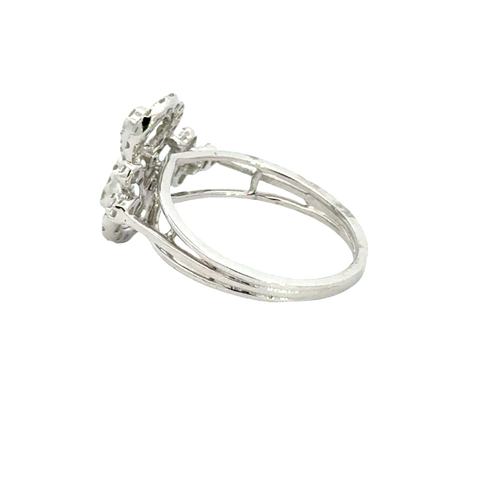 18k White Gold and Diamond Fancy Ring in size 6 and total gold weight of 3.12g