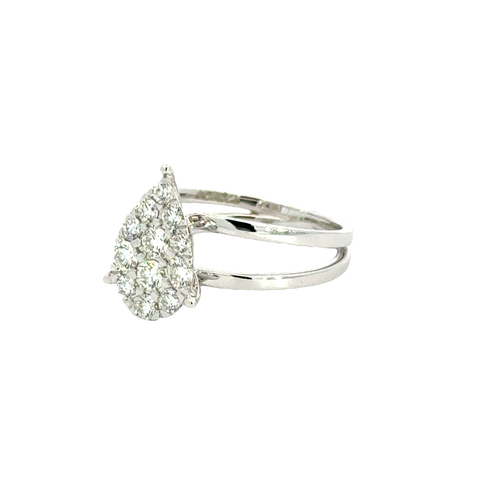 18k White Gold and Diamond Fancy Ring in size 5 and total gold weight of 3.26g