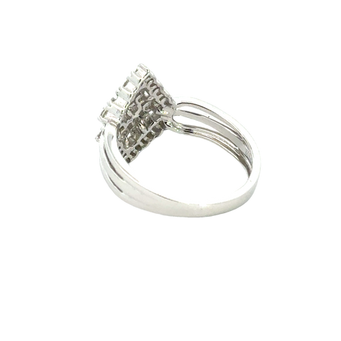 18k White Gold and Diamond Fancy Ring in size 5.5 and total gold weight of 3.57g