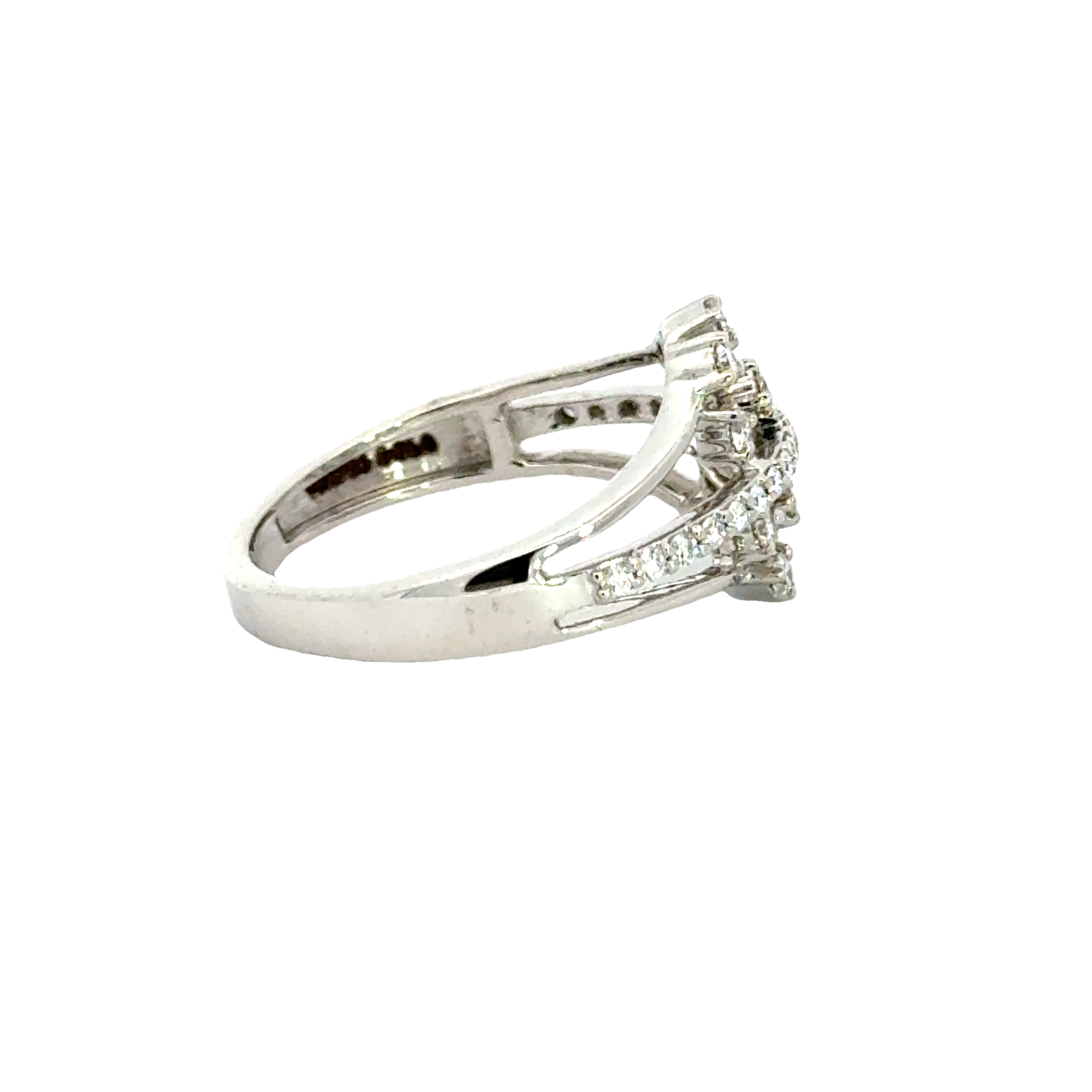 18k White Gold and Diamond Fancy Ring in size 5.5 and total gold weight of 3.48g