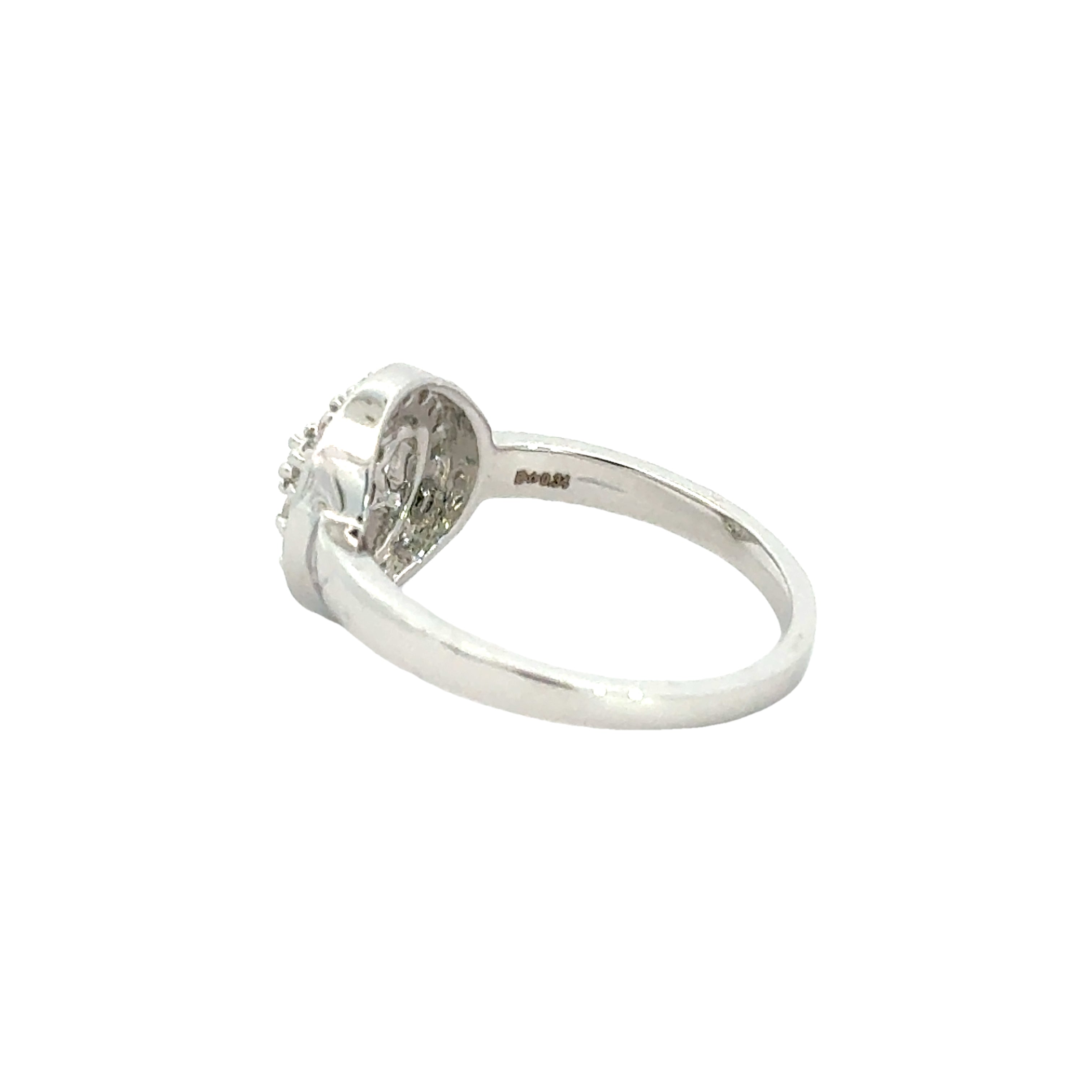 18k White Gold and Diamond Star Fancy Ring in size 5.5 and total gold weight of 3.25g