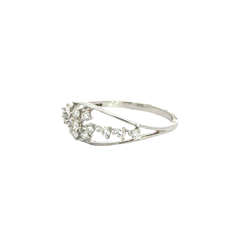 18k White Gold and Diamond Fancy Ring in size 5.5 and total gold weight of 1.5g