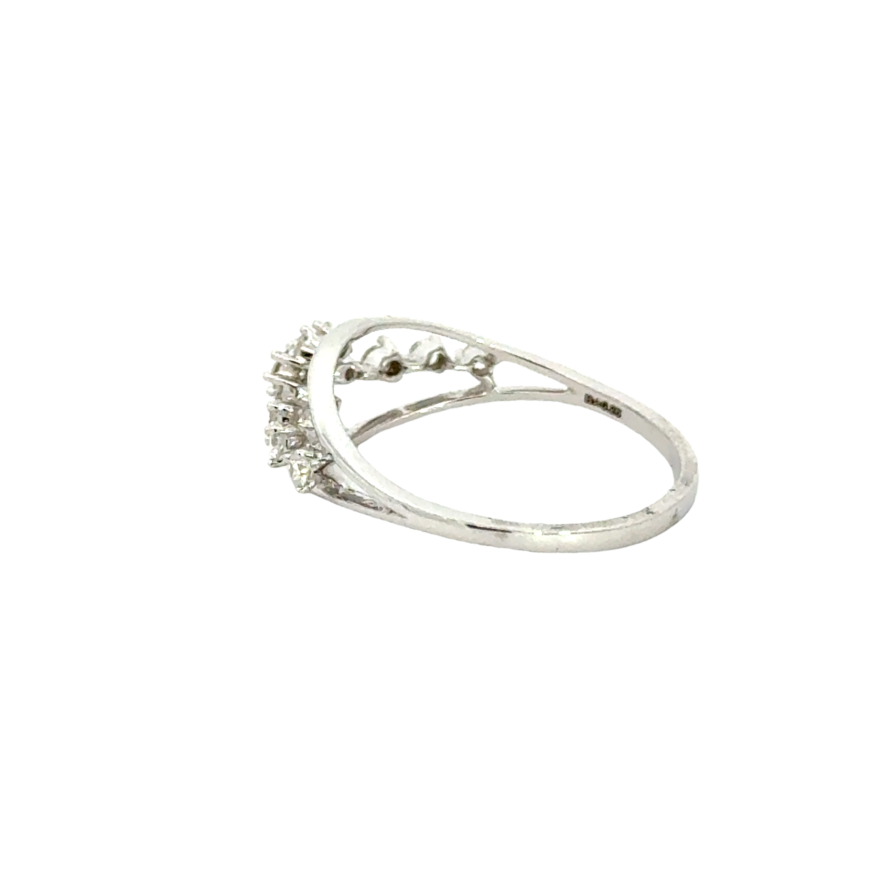 18k White Gold and Diamond Fancy Ring in size 5.5 and total gold weight of 1.5g