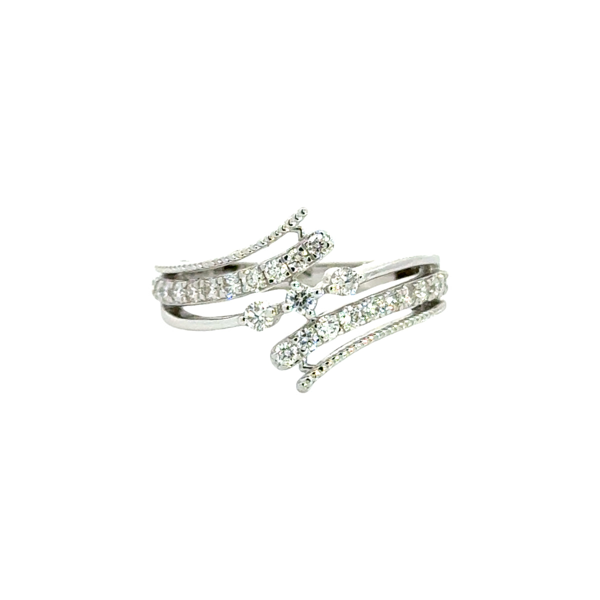 18k White Gold and Diamond Fancy Ring in size 5 and total gold weight of 3.32g