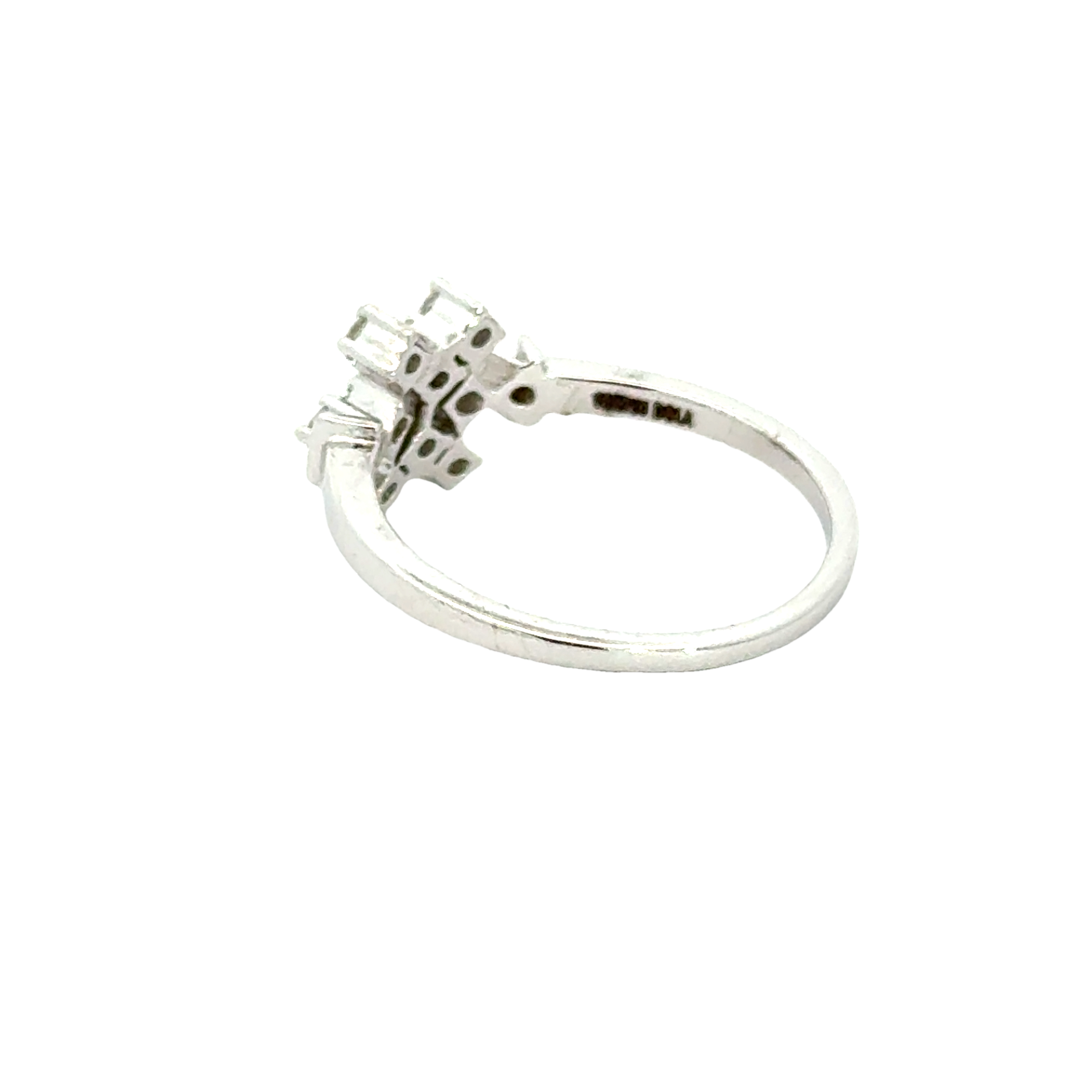 18k White Gold and Diamond Fancy Ring in size 5.5 and total gold weight of 2.56g