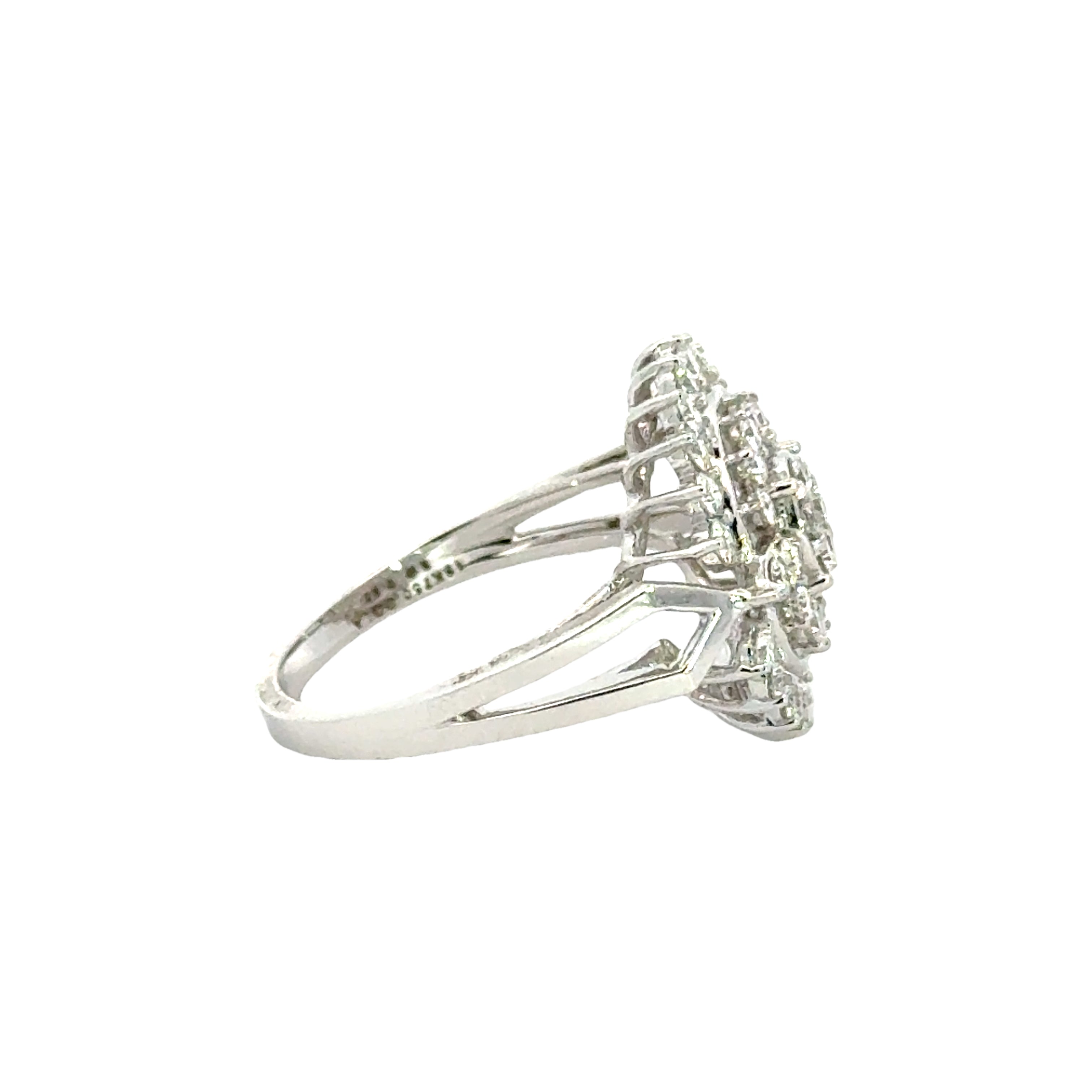 18k White Gold and Diamond Fancy Ring in size 5 and total gold weight of 3.66g
