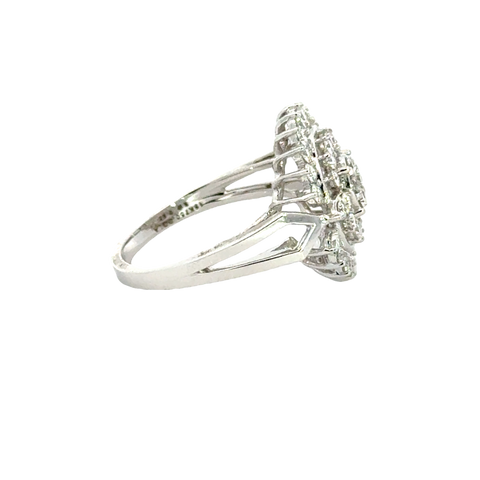 18k White Gold and Diamond Fancy Ring in size 5 and total gold weight of 3.66g