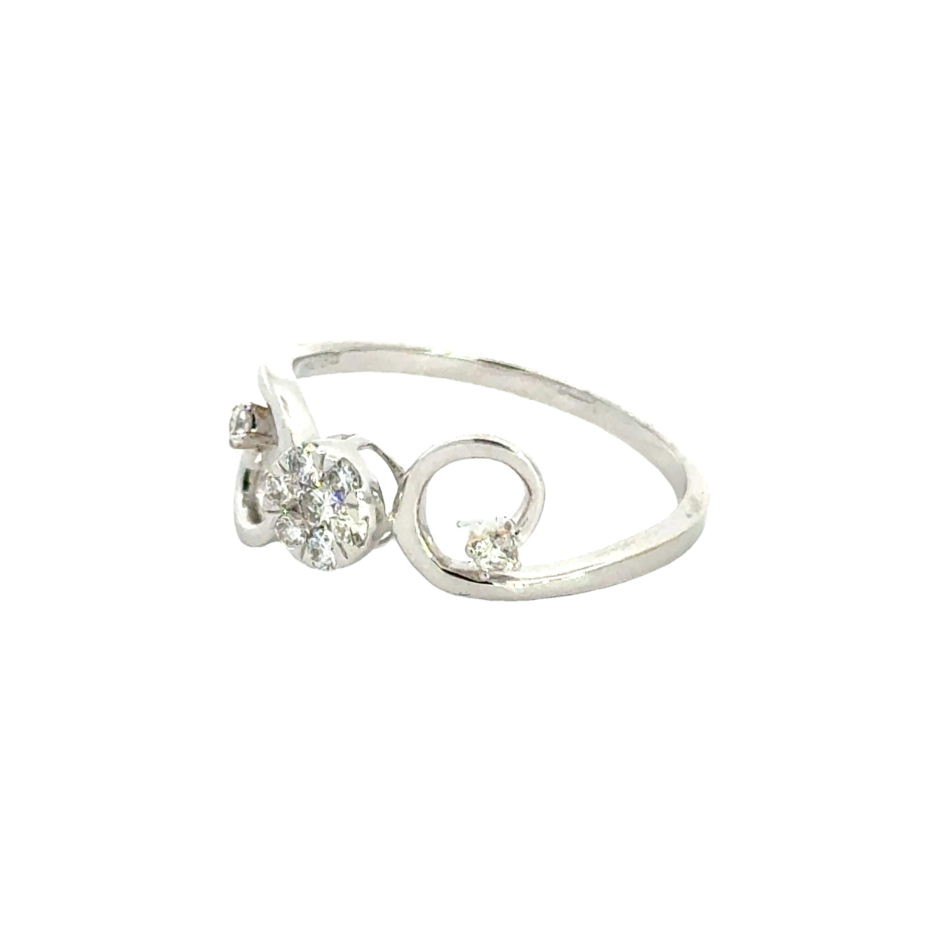 18k White Gold and Diamond Fancy Ring in size 6.5 and total gold weight of 2.12g