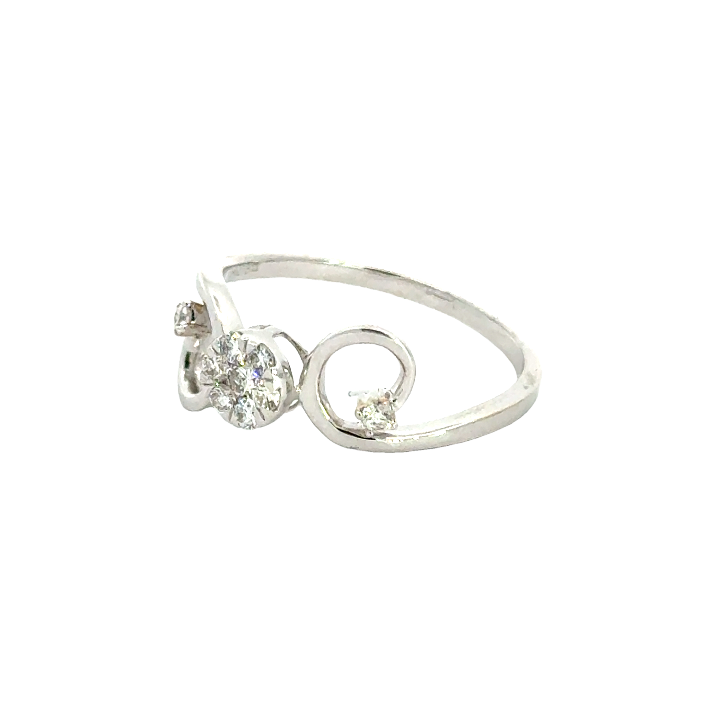 18k White Gold and Diamond Fancy Ring in size 6.5 and total gold weight of 2.12g