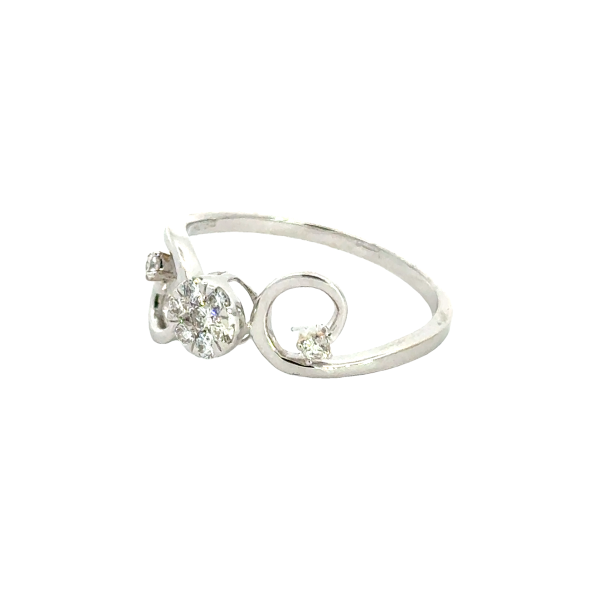 18k White Gold and Diamond Fancy Ring in size 6.5 and total gold weight of 2.12g