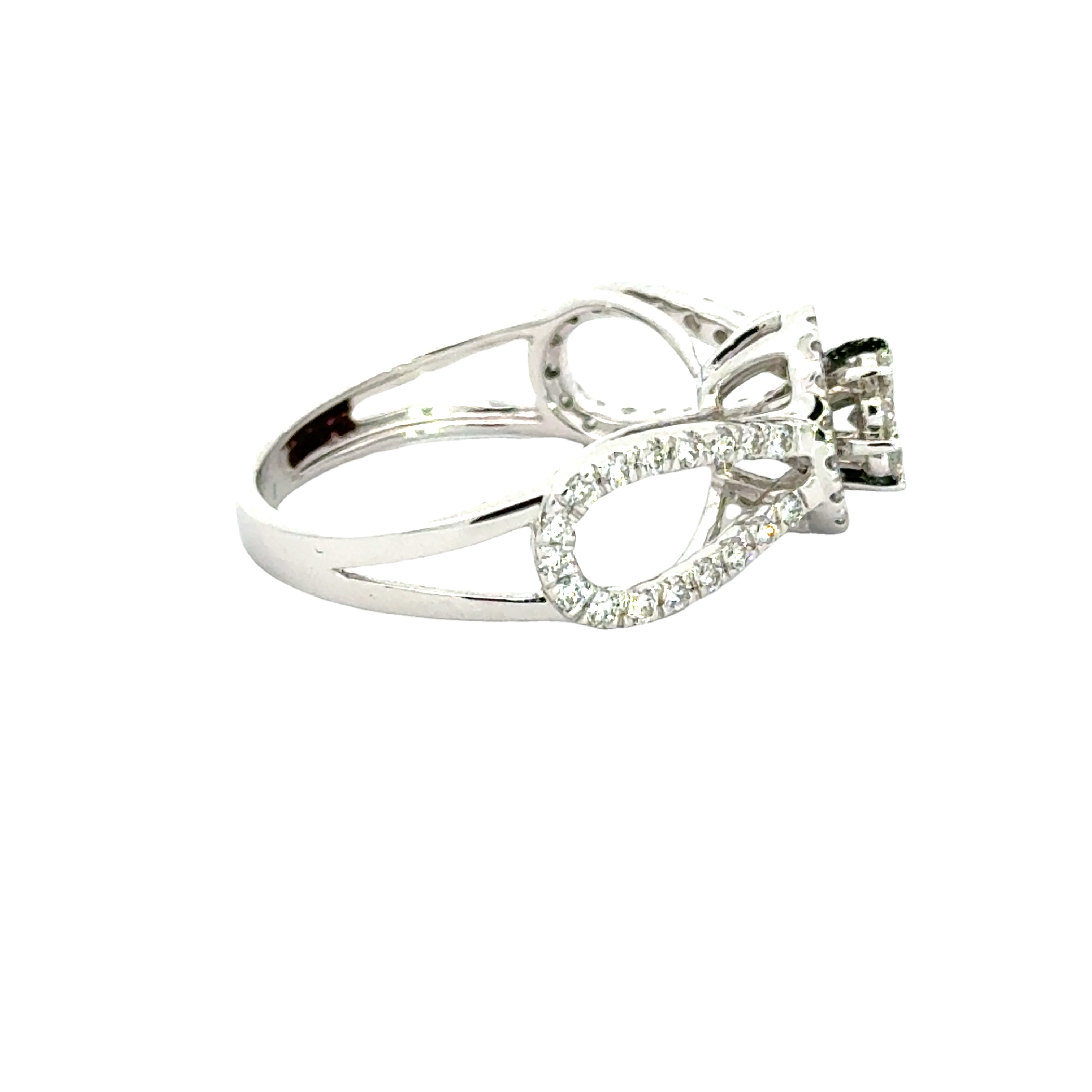 18k White Gold and Diamond Fancy Ring in size 5.5 and total gold weight of 3.28g