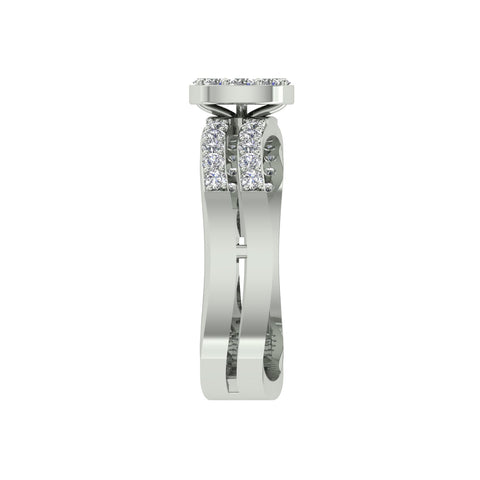 18k White Gold and Diamond Fancy Ring in size and total gold weight of 2.4g