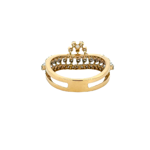 18k Yellow Gold and Diamond Fancy Ring in size 5 and total gold weight of 2.87g