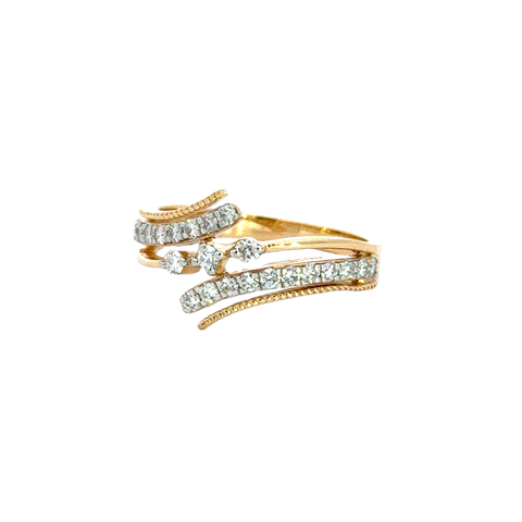 18k Yellow Gold and Diamond Fancy Ring in size 5 and total gold weight of 3g