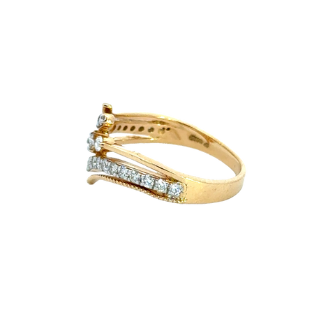 18k Yellow Gold and Diamond Fancy Ring in size 5 and total gold weight of 3g