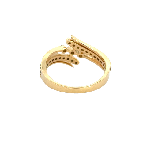 18k Yellow Gold and Diamond Fancy Ring in size 5 and total gold weight of 3g