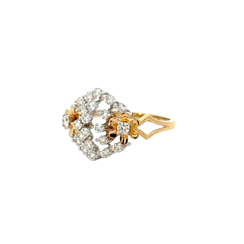 18k Yellow Gold and Diamond Fancy Ring in size 5.5 and total gold weight of 3.1g