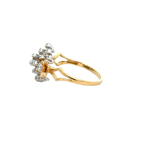 18k Yellow Gold and Diamond Fancy Ring in size 5.5 and total gold weight of 3.1g