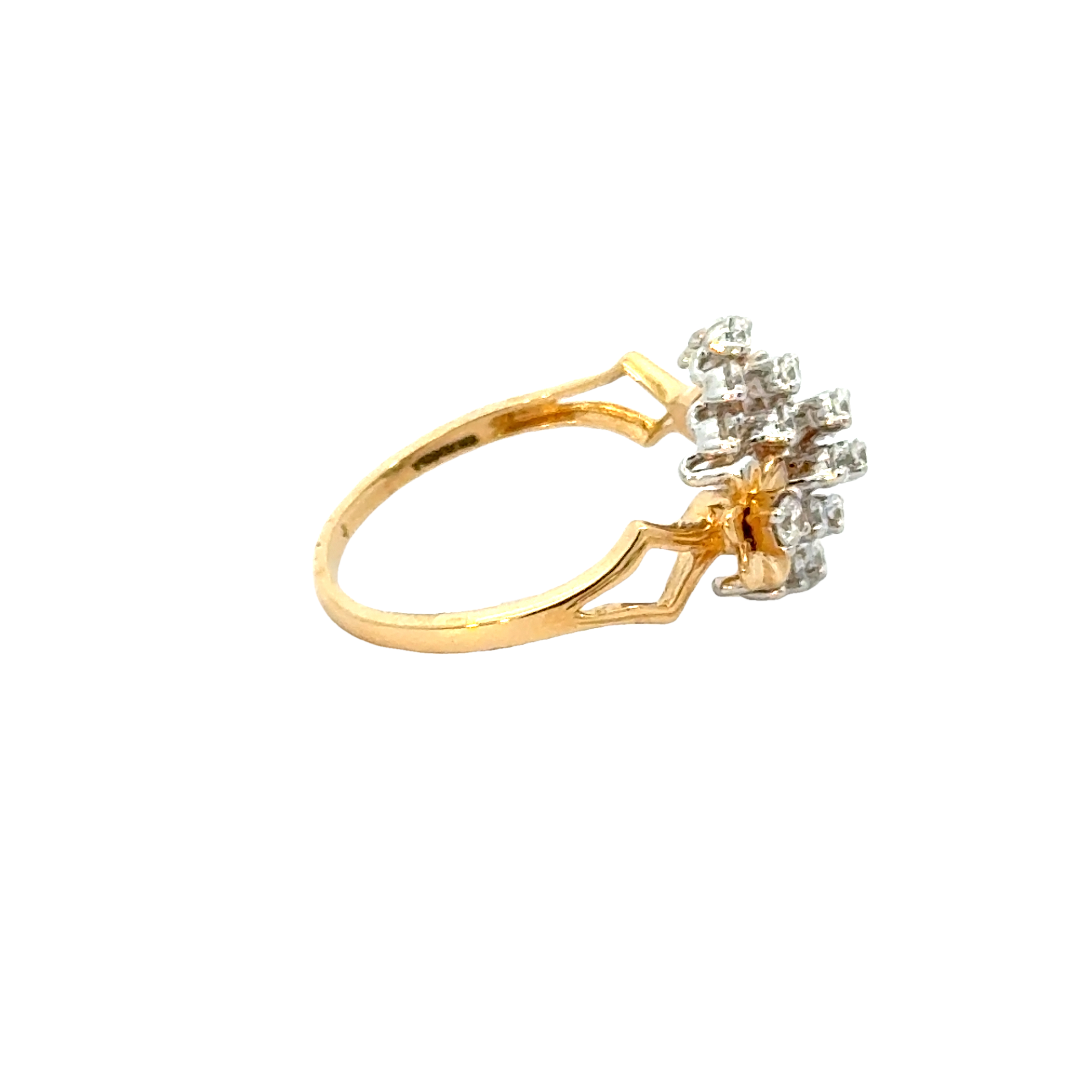 18k Yellow Gold and Diamond Fancy Ring in size 5.5 and total gold weight of 3.1g