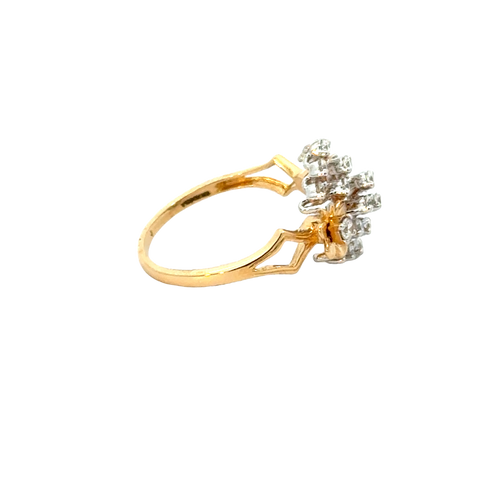 18k Yellow Gold and Diamond Fancy Ring in size 5.5 and total gold weight of 3.1g