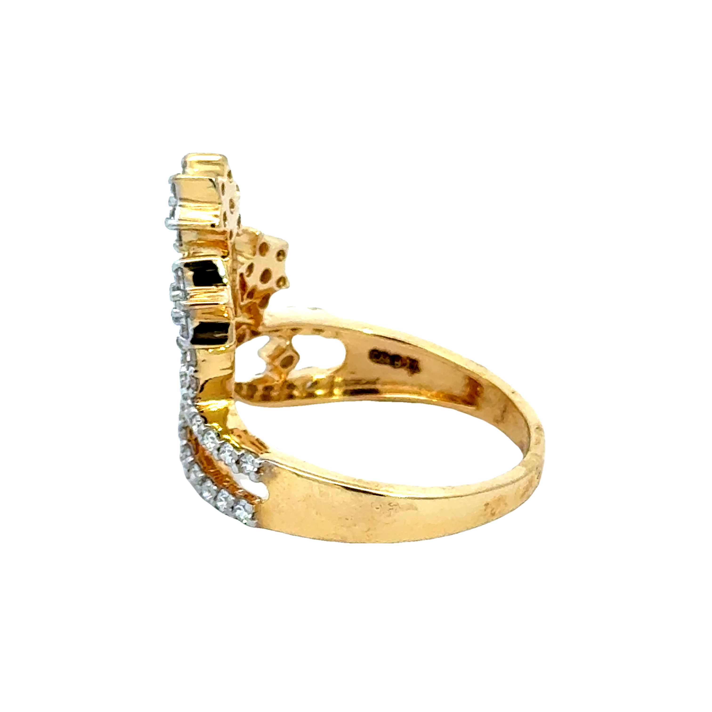 18k Yellow Gold and Diamond Fancy Ring in size 5.5 and total gold weight of 4.73g