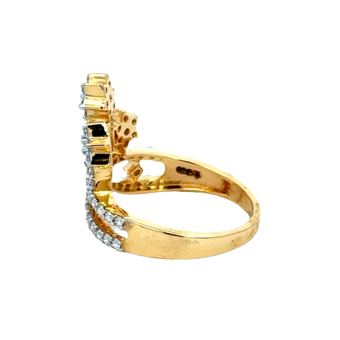 18k Yellow Gold and Diamond Fancy Ring in size 5.5 and total gold weight of 4.73g