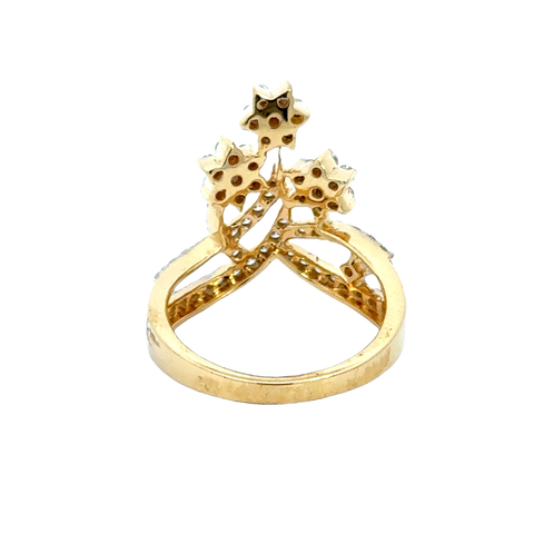 18k Yellow Gold and Diamond Fancy Ring in size 5.5 and total gold weight of 4.73g