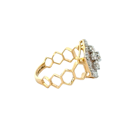 18k Yellow Gold and Diamond Hexagon Band Fancy Ring in size 5.5 and total gold weight of 3.28g