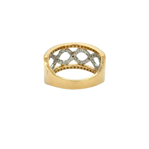 18k Yellow Gold and Diamond Fancy Ring in size 6.5 and total gold weight of 4.9g