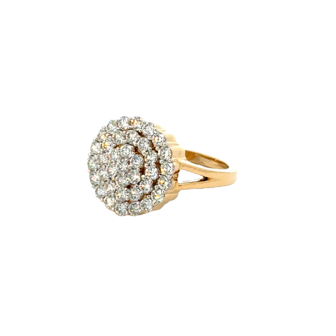 18k Yellow Gold and Diamond Fancy Ring in size 5.5 and total gold weight of 3.62g