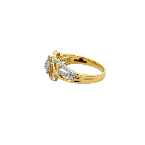 18k Yellow Gold and Diamond Fancy Ring in size 5.5 and total gold weight of 3.26g