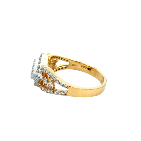 18k Yellow Gold and Diamond Fancy Ring in size 5.5 and total gold weight of 4.26g