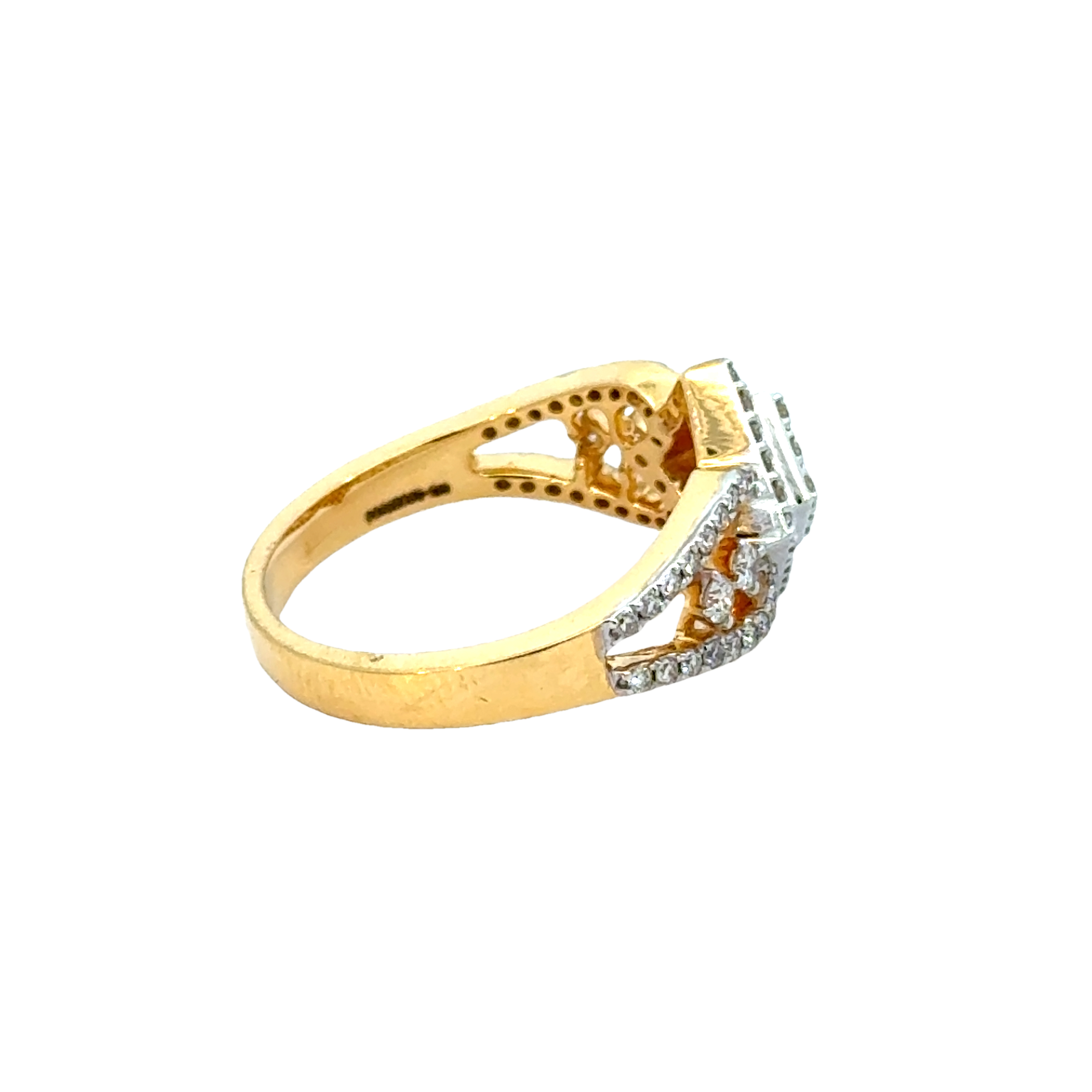 18k Yellow Gold and Diamond Fancy Ring in size 5.5 and total gold weight of 4.26g